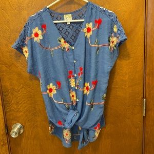 Fig and flower shirt size medium